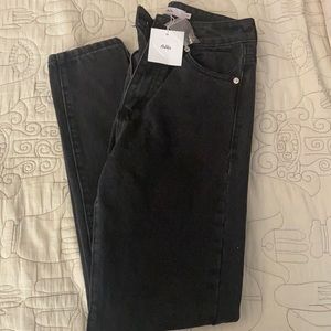 Adika black mom Jean w/ dragon on pocket XS